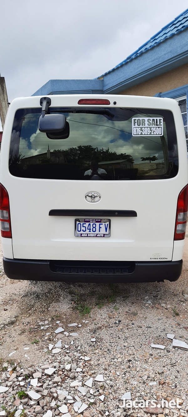 Toyota Hiace 3,0L 2015-7