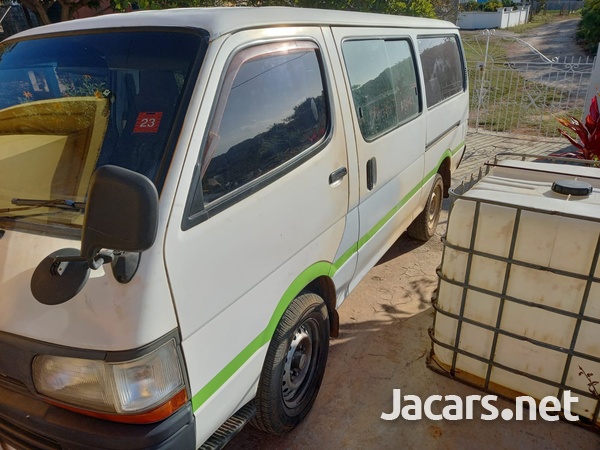 Toyota Hiace 1997-3