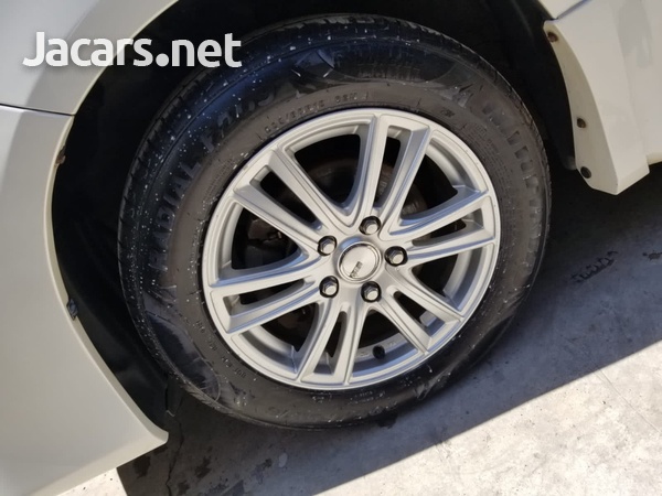 Toyota Voxy 2,0L 2012-7