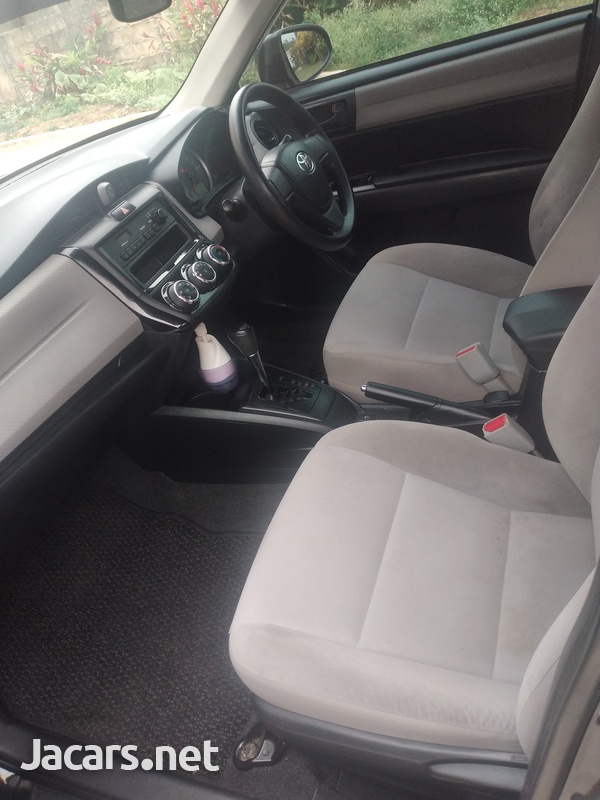 Toyota Axio 1,5L 2014-3