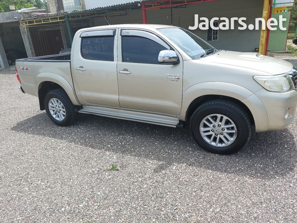Toyota Hilux 3,0L 2013-6