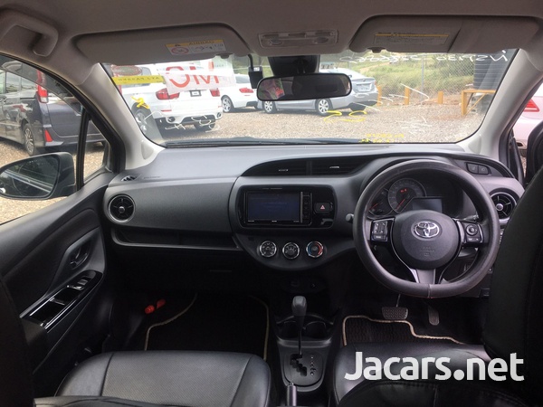 Toyota Vitz 1,5L 2016-5