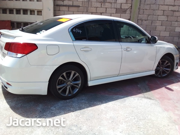 Subaru Legacy 2,5L 2013-4