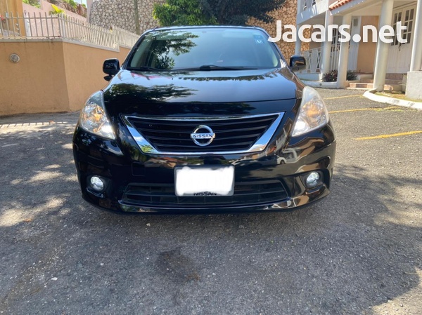 Nissan Versa 1,6L 2013-3