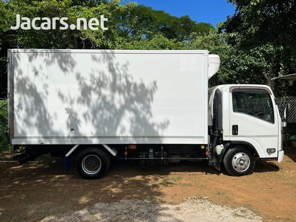 2016 ELF ISUZU Freezer 5 Ton-4