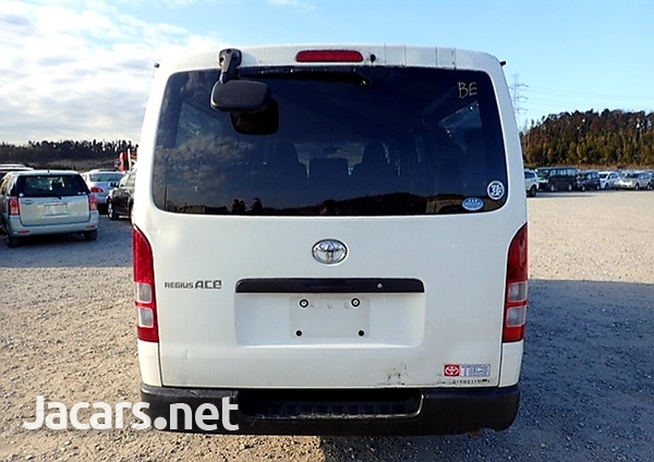 Toyota Hiace 2,0L 2012-4