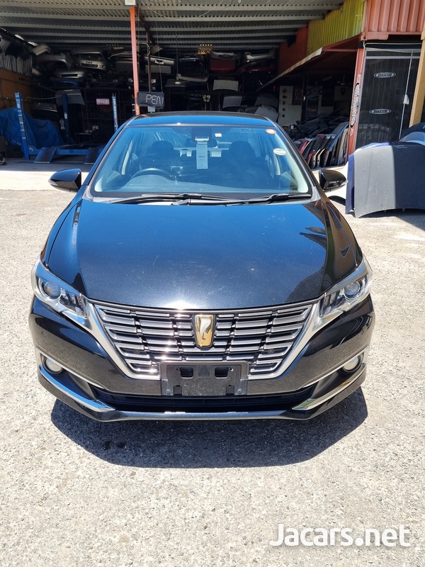 Toyota Premio 2,0L 2017-8