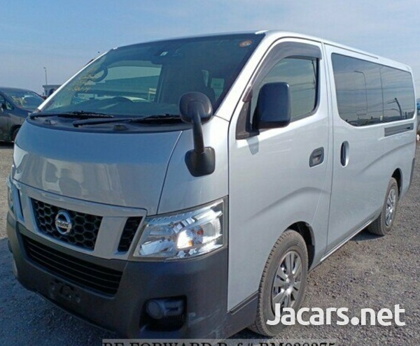 2017 NISSAN CARAVAN 10 SEATER-6