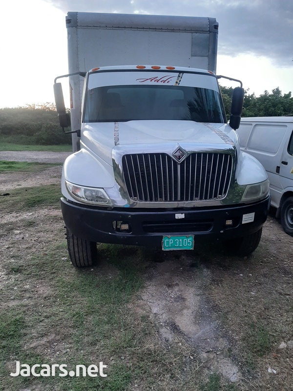 2003 International box truck-9