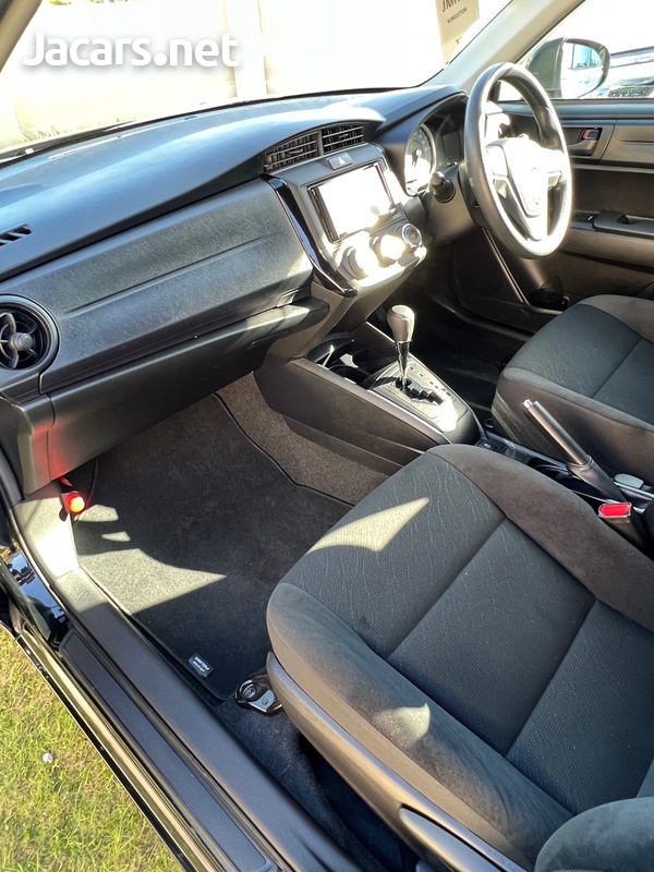 Toyota Axio 1,5L 2019-7