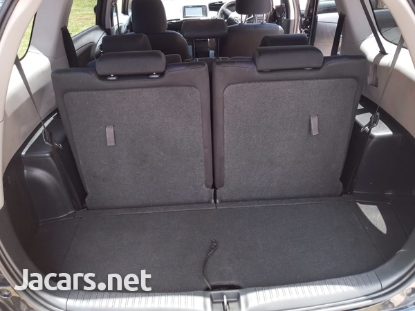 Toyota Wish 1,8L 2011-3