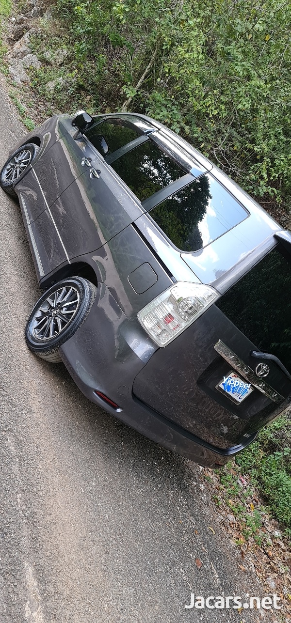 Toyota Voxy 2,0L 2012-16
