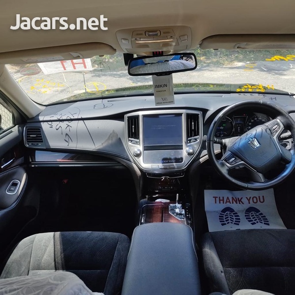 Toyota Crown 2,5L 2016-8