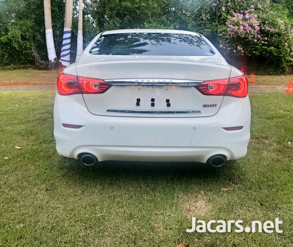 Nissan Skyline 3,5L 2015-6