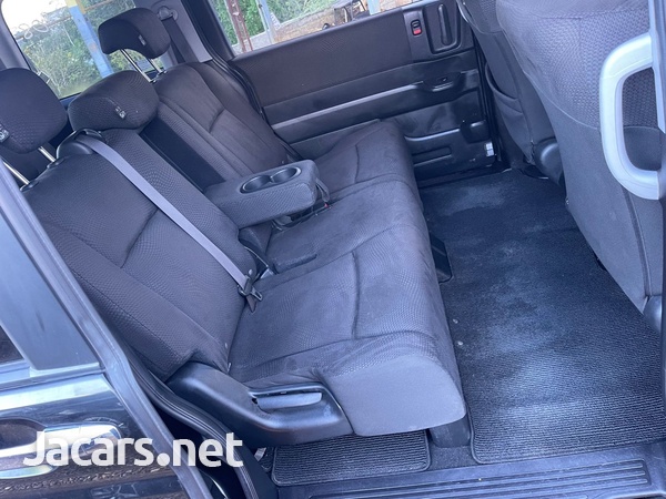 Honda Stepwgn 2,0L 2013-13