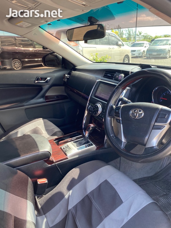 Toyota Mark X 2,5L 2012-3