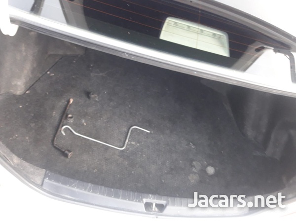 Toyota Axio 1,8L 2009-9