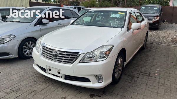 Toyota Crown 2,5L 2013-1