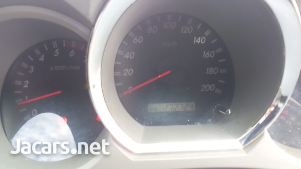 Toyota Fortuner 2,7L 2011-11