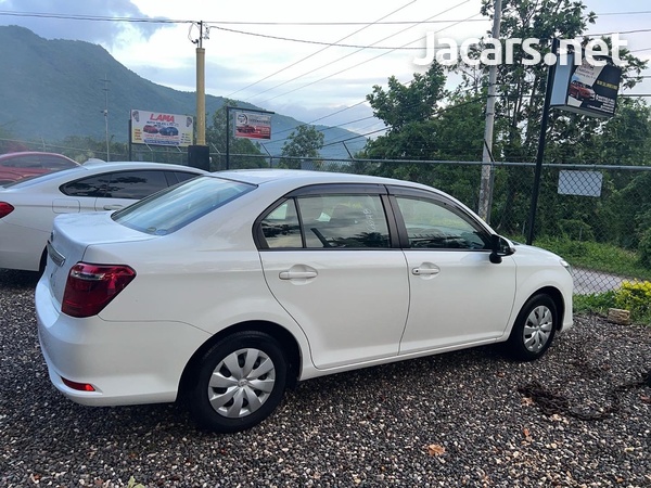 Toyota Axio 1,3L 2017