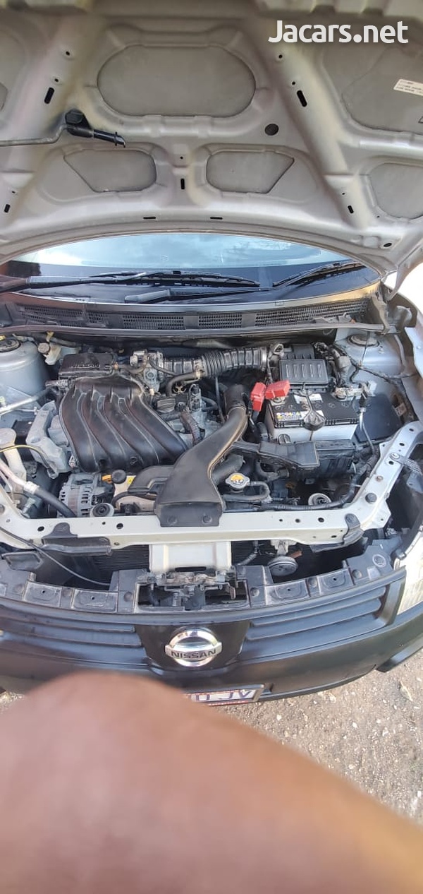 Nissan AD Wagon 1,5L 2014-4
