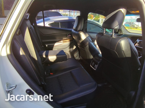 Toyota Harrier 1,8L 2015-6
