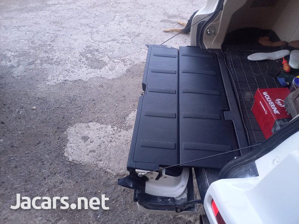 Mitsubishi Outlander or Airtrek 2,0L 2009-2
