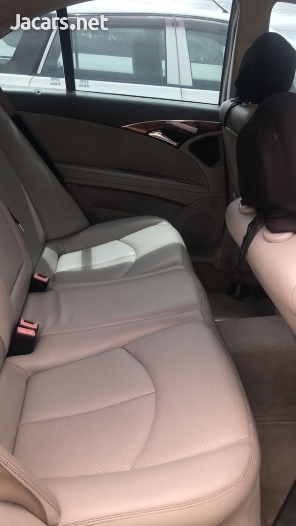 Mercedes-Benz E-Class 2,6L 2005-4