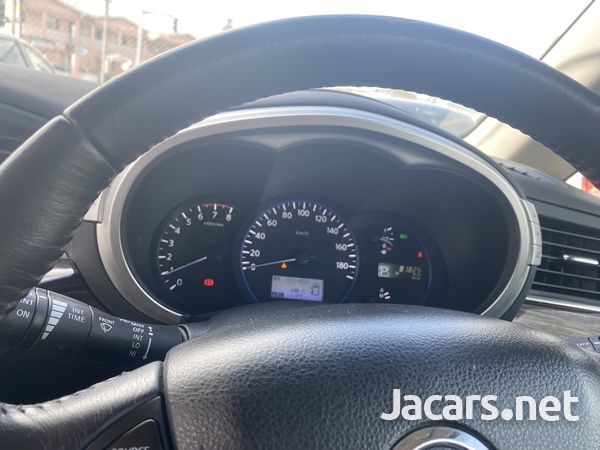 Nissan Elgrand 2,5L 2013-9