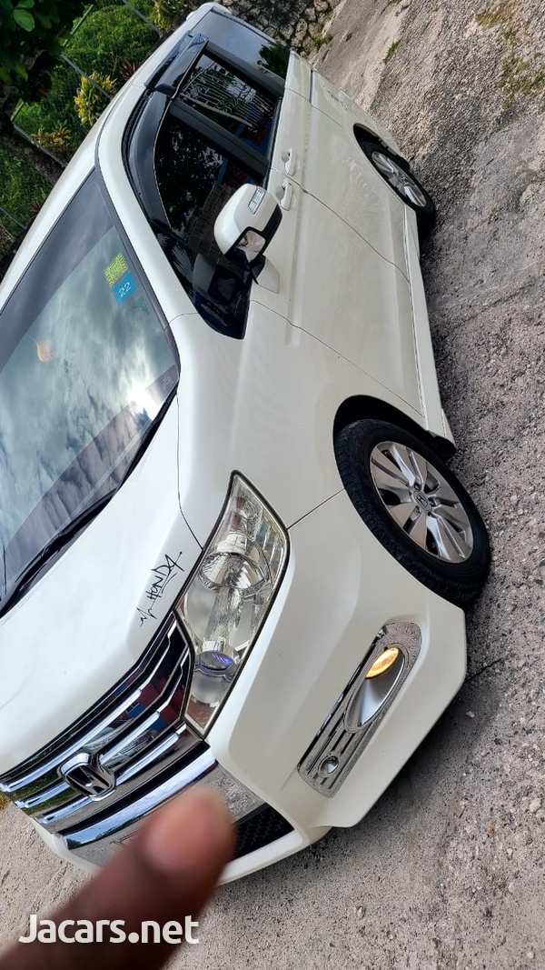 Honda Stepwgn Spada 2,0L 2010-6
