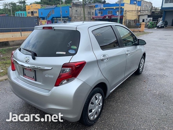Toyota Vitz 1,0L 2017-5