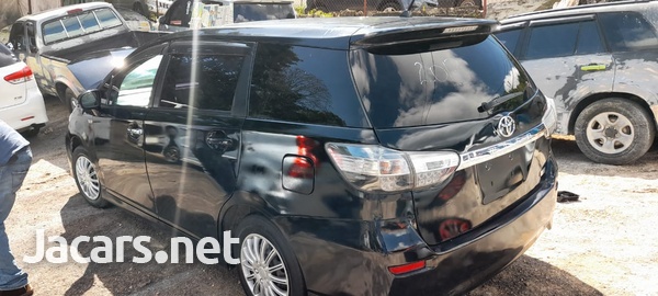 Toyota Wish 1,8L 2013-12