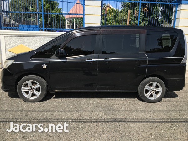 Nissan Serena 2,0L 2012-2