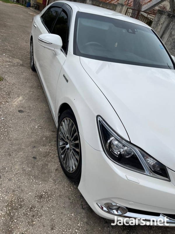 Toyota Crown 3,5L 2014-5
