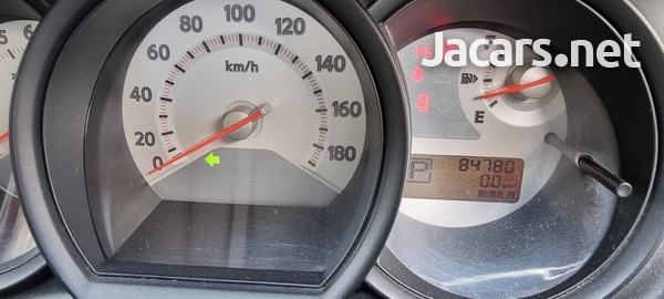 Nissan Tiida 1,5L 2009-7