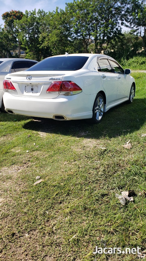 Toyota Crown 2,5L 2012-6