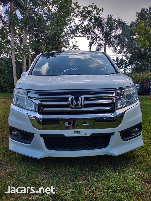 Honda Stepwgn Spada 2,0L 2014-1