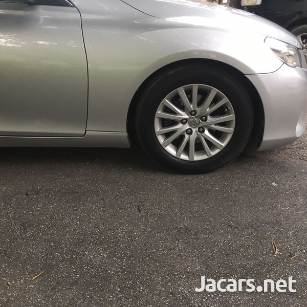 Toyota Mark X 2,5L 2011-5