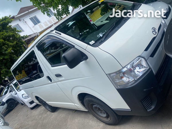 Toyota Hiace 2,0L 2017-1