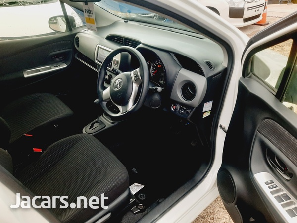 Toyota Vitz 1,3L 2015-6