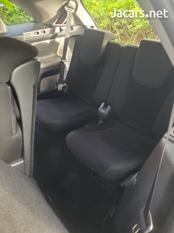Toyota Mark X 2,4L 2012-7