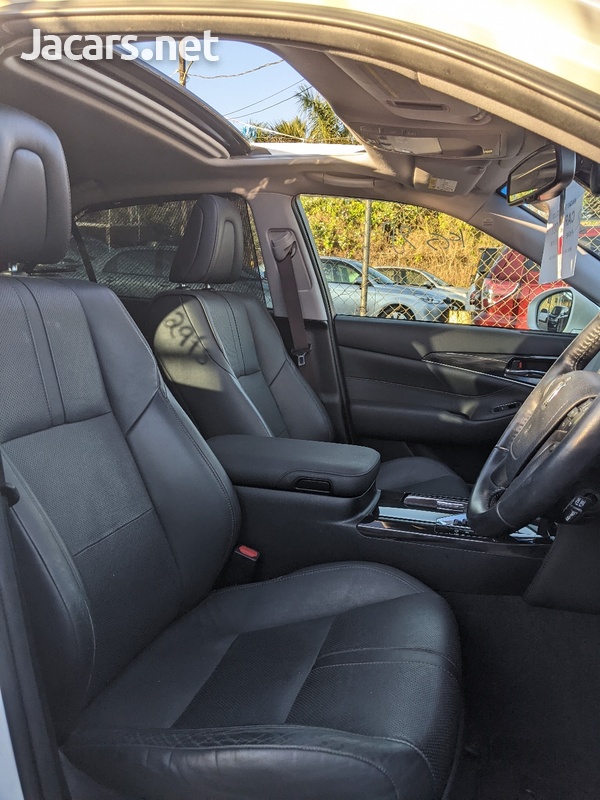 Toyota Crown 2,4L 2014-9