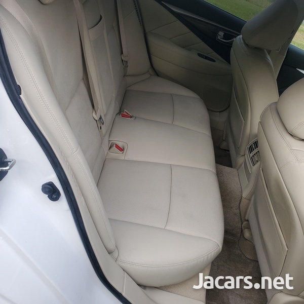 Nissan Skyline 3,5L 2015-7