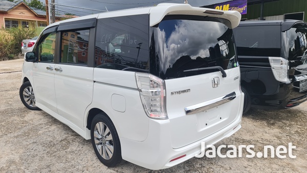 Honda Stepwgn Spada 2,0L 2013