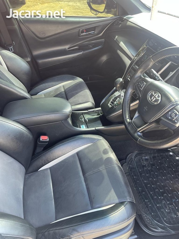 Toyota Harrier 2,0L 2015-4