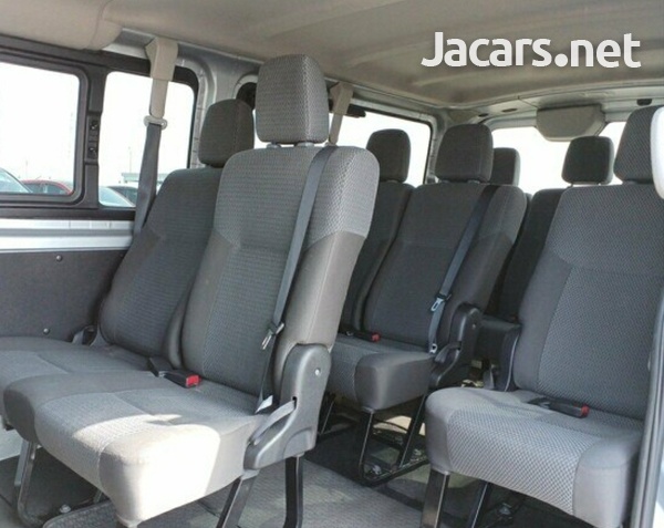 2017 NISSAN CARAVAN 10 SEATER-4
