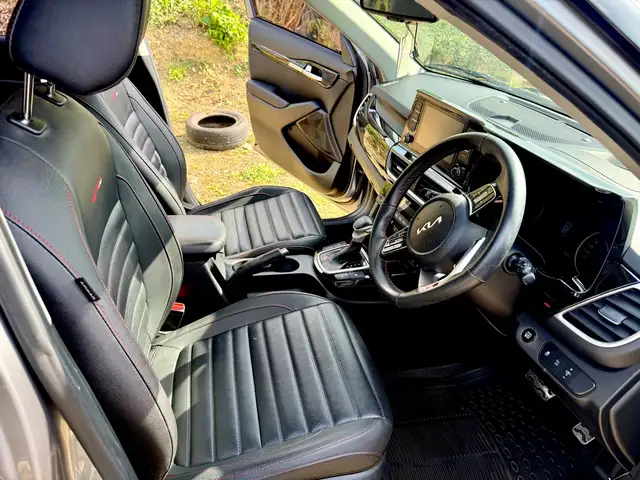 2024 Kia Seltos GT LINE, Saint Ann - 4