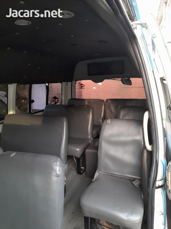 Toyota Hiace 2005-10