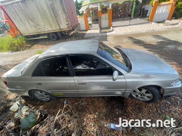 Toyota Carina-4
