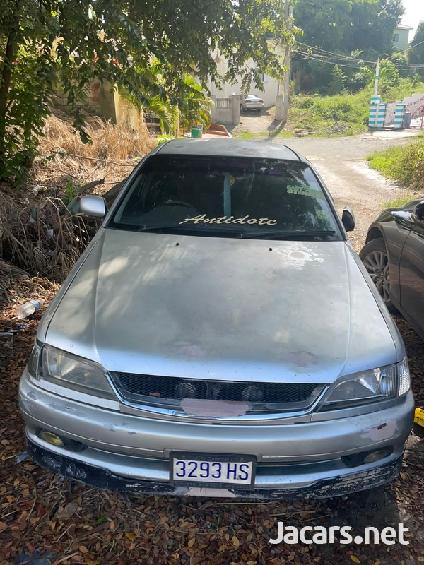 Toyota Carina-1